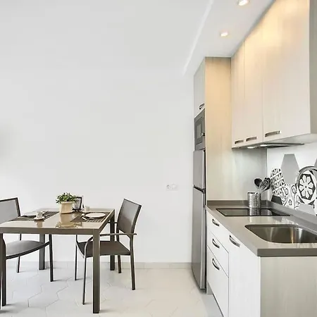 Alexander Playa De Americas Апартаменты Плая-де-лас-Америкас