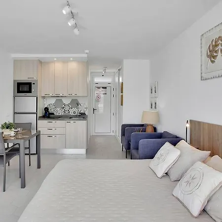 Апартаменты Alexander Playa De Americas Плая-де-лас-Америкас