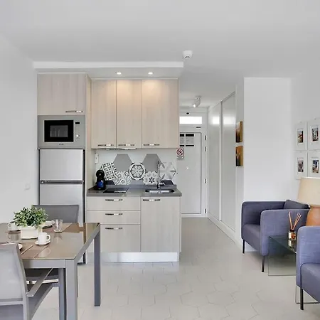 Alexander Playa De Americas Апартаменты