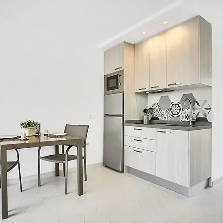 Alexander Playa De Americas Апартаменты Плая-де-лас-Америкас